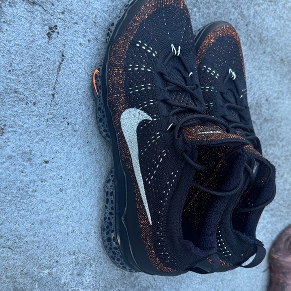Nike VaporMax 2023 Flyknit Black and Orange Men\'s Athletic Shoes main image 5